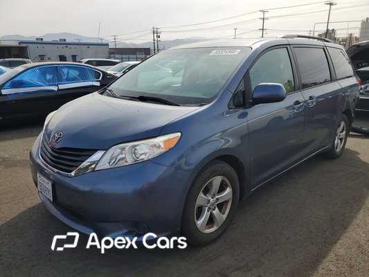 Toyota Sienna 2013 - Image 1 of 14