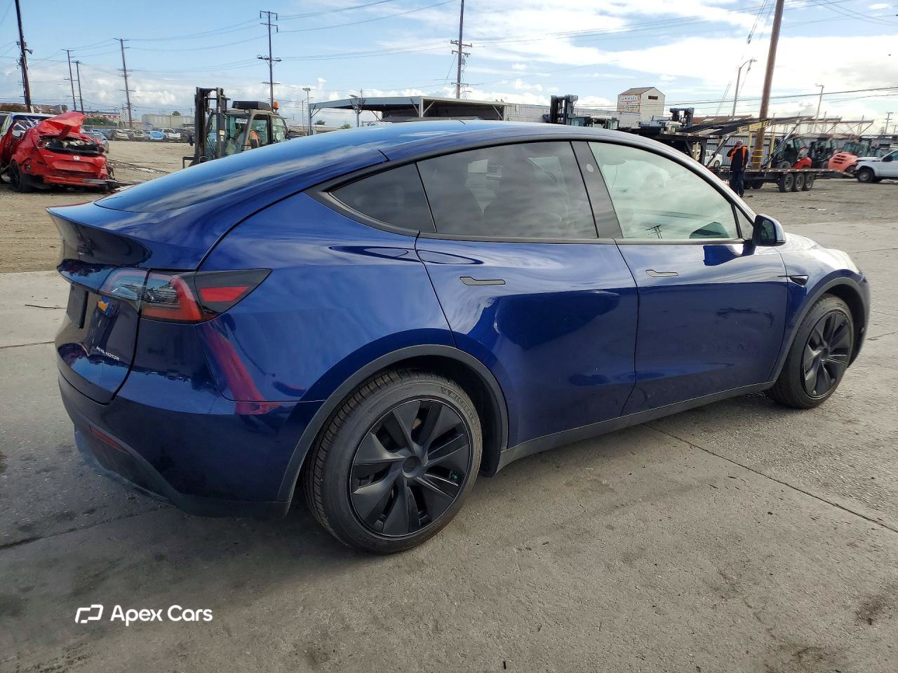 Tesla Model Y 2025