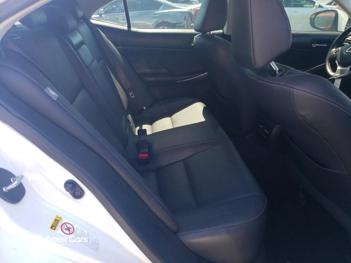 Lexus IS 2015