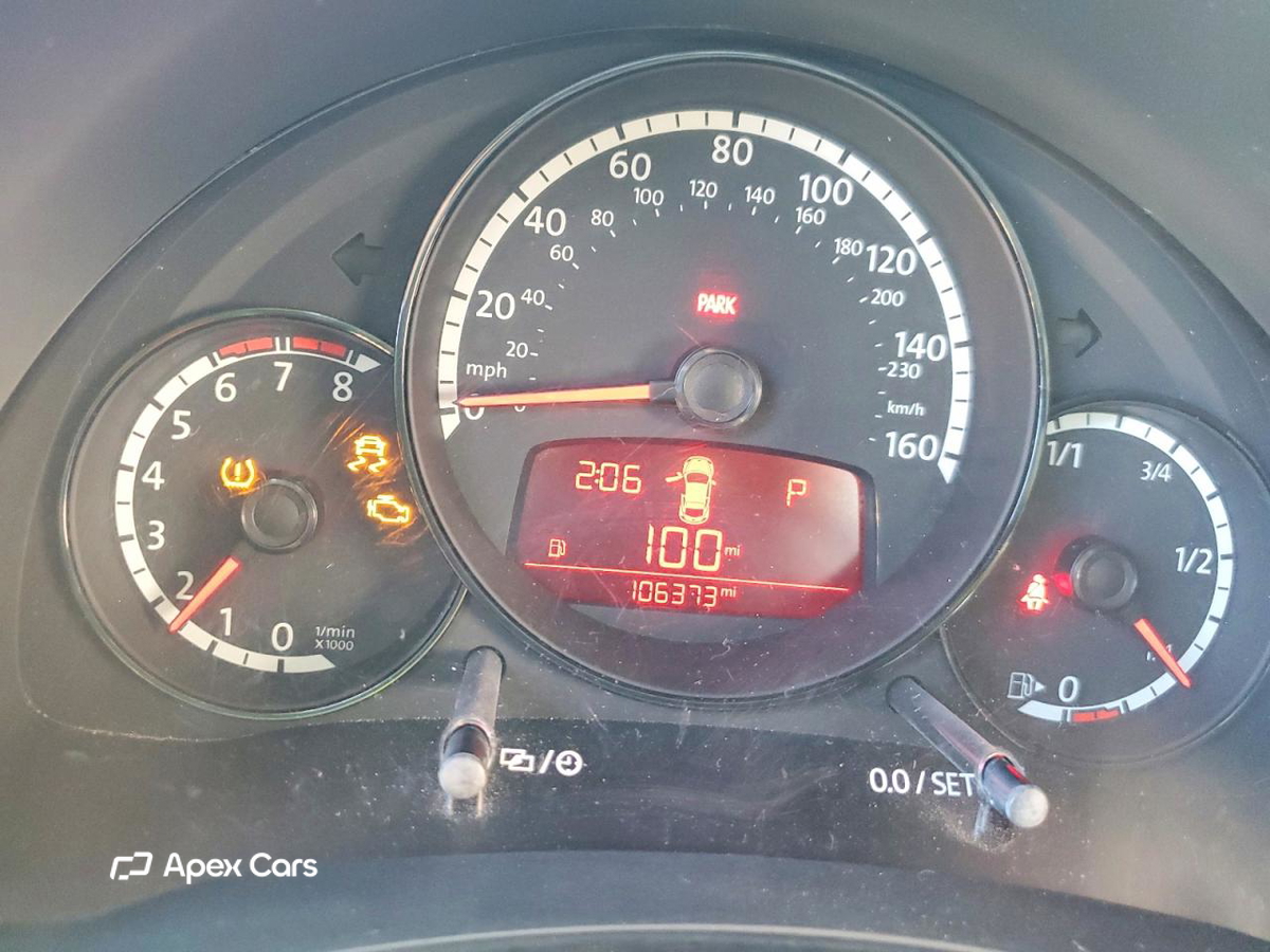 Volkswagen Beetle 2014