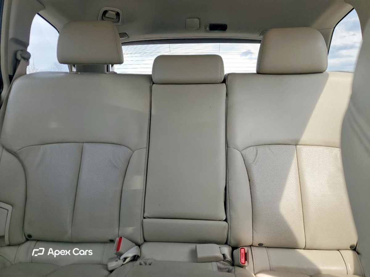 Subaru Outback 2011