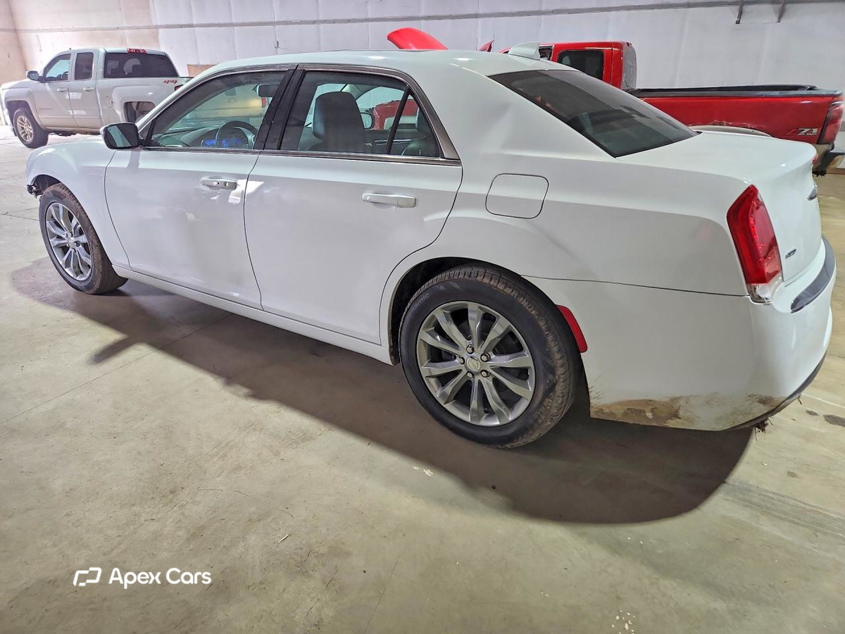 Chrysler 300 2016