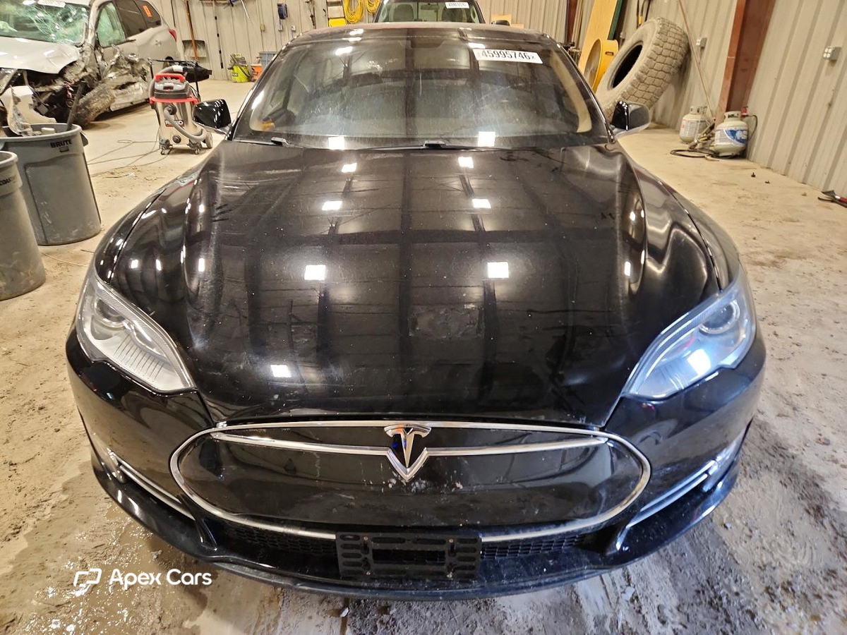 Tesla Model S 2013