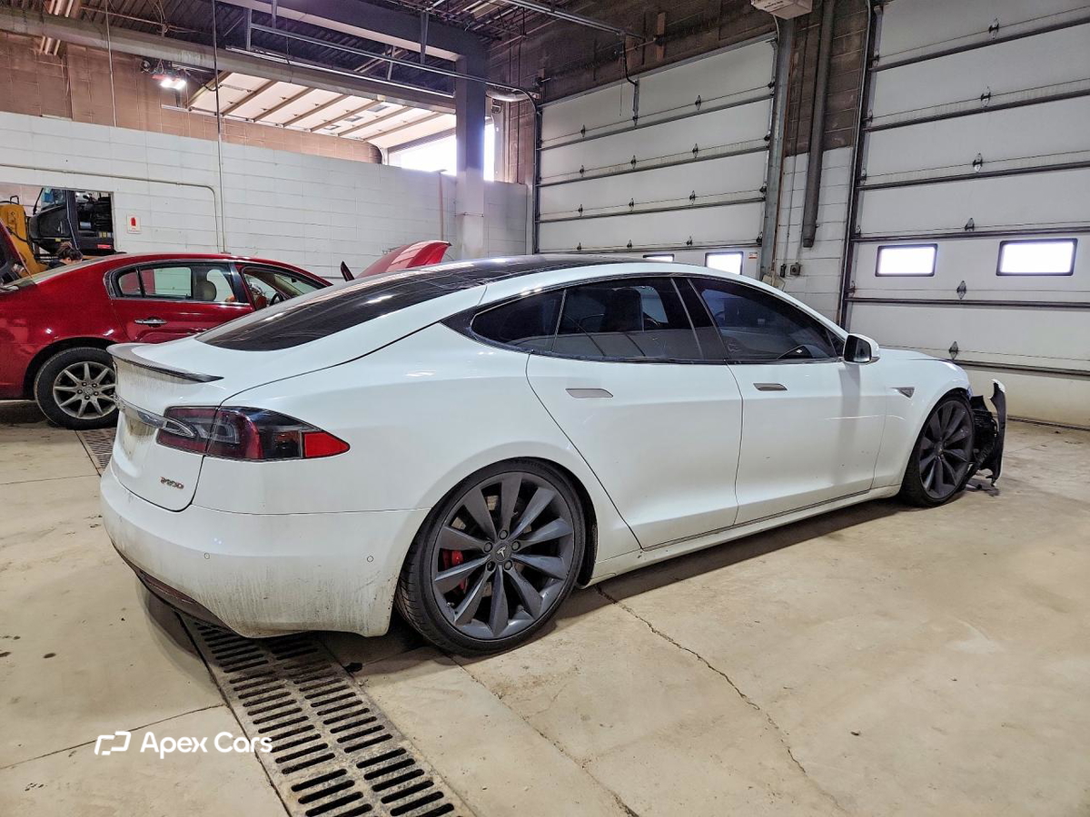 Tesla Model S 2016
