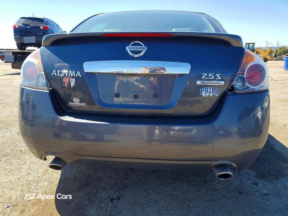 Nissan Altima 2011