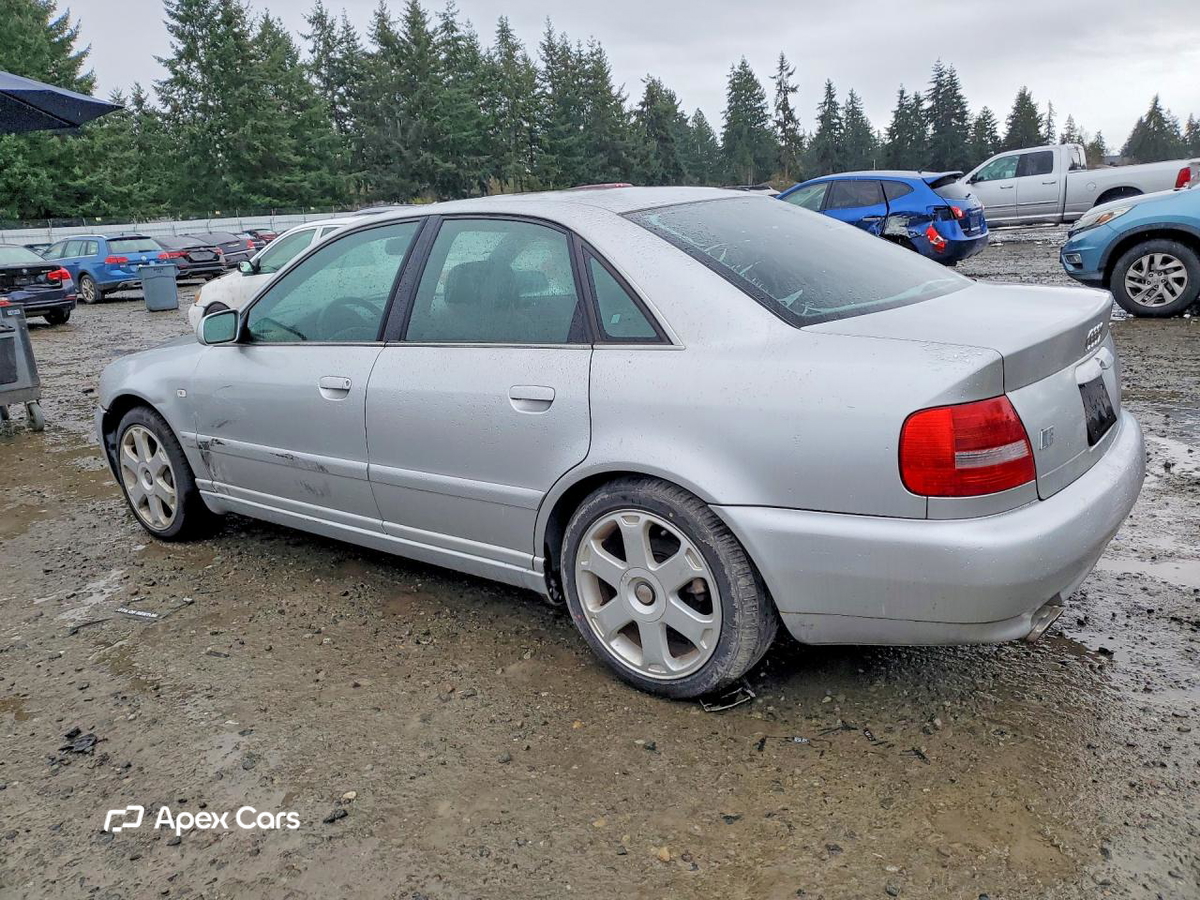 Audi RS4 2000