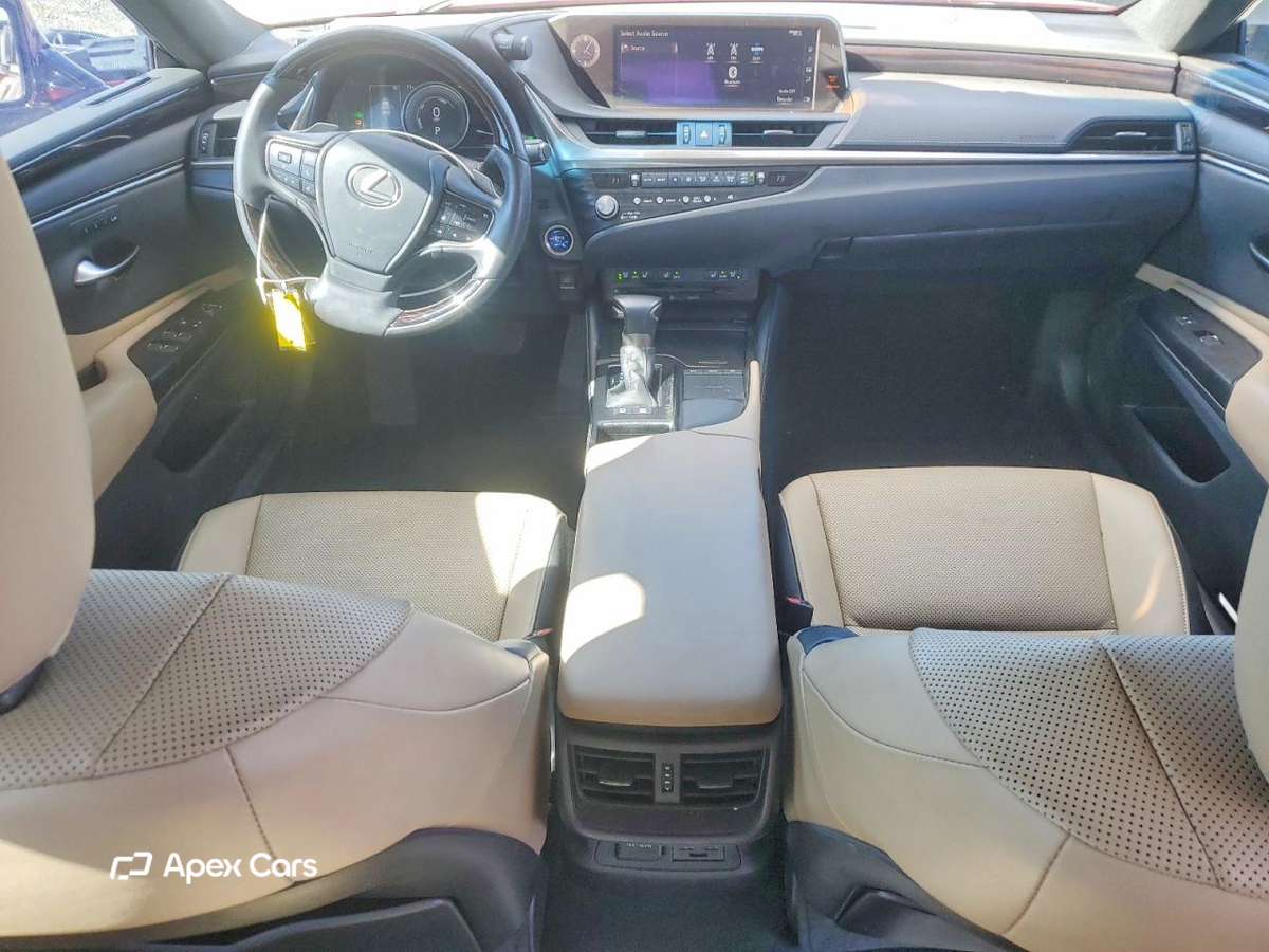 Lexus ES 2021