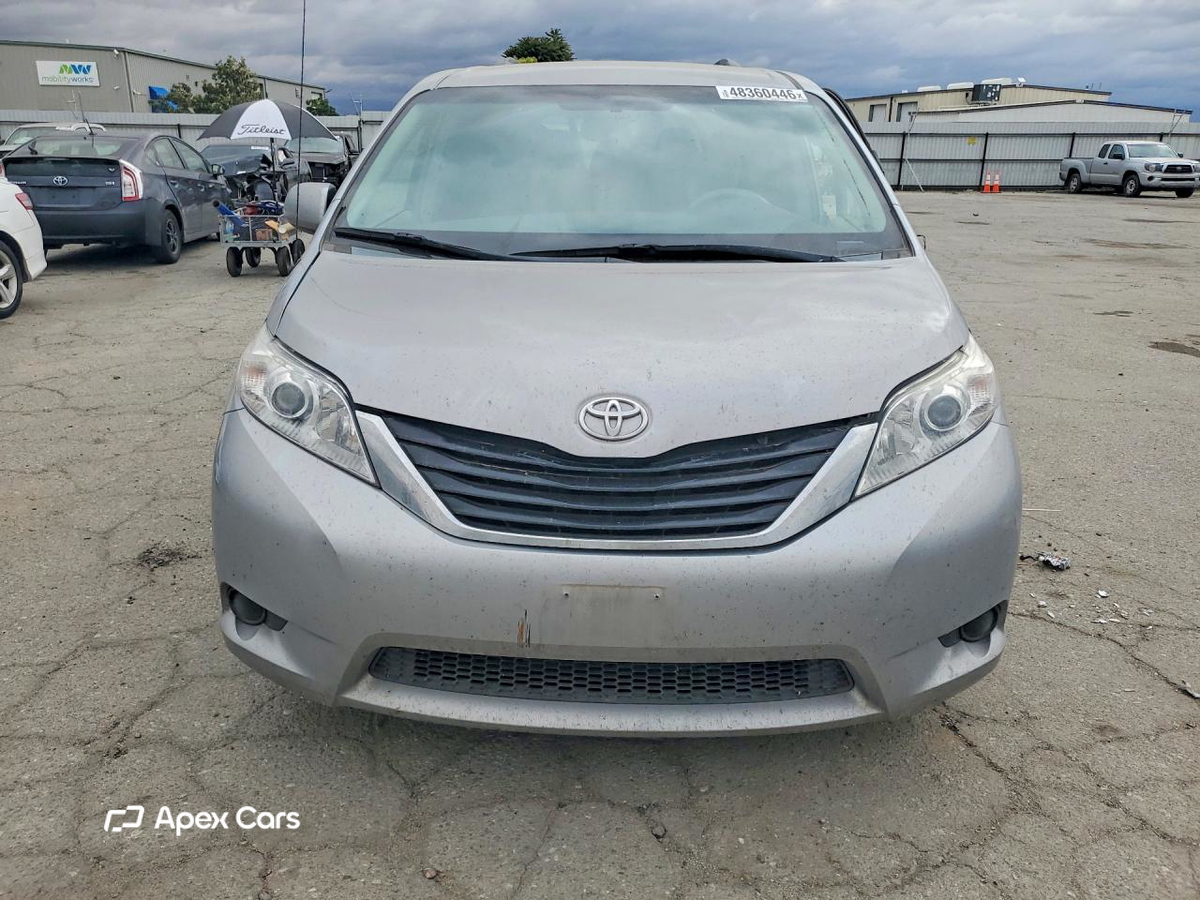 Toyota Sienna 2014