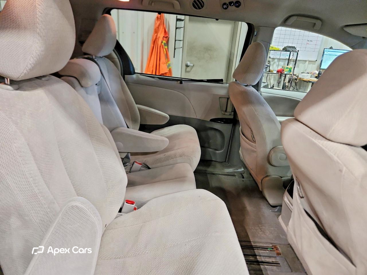 Toyota Sienna 2012