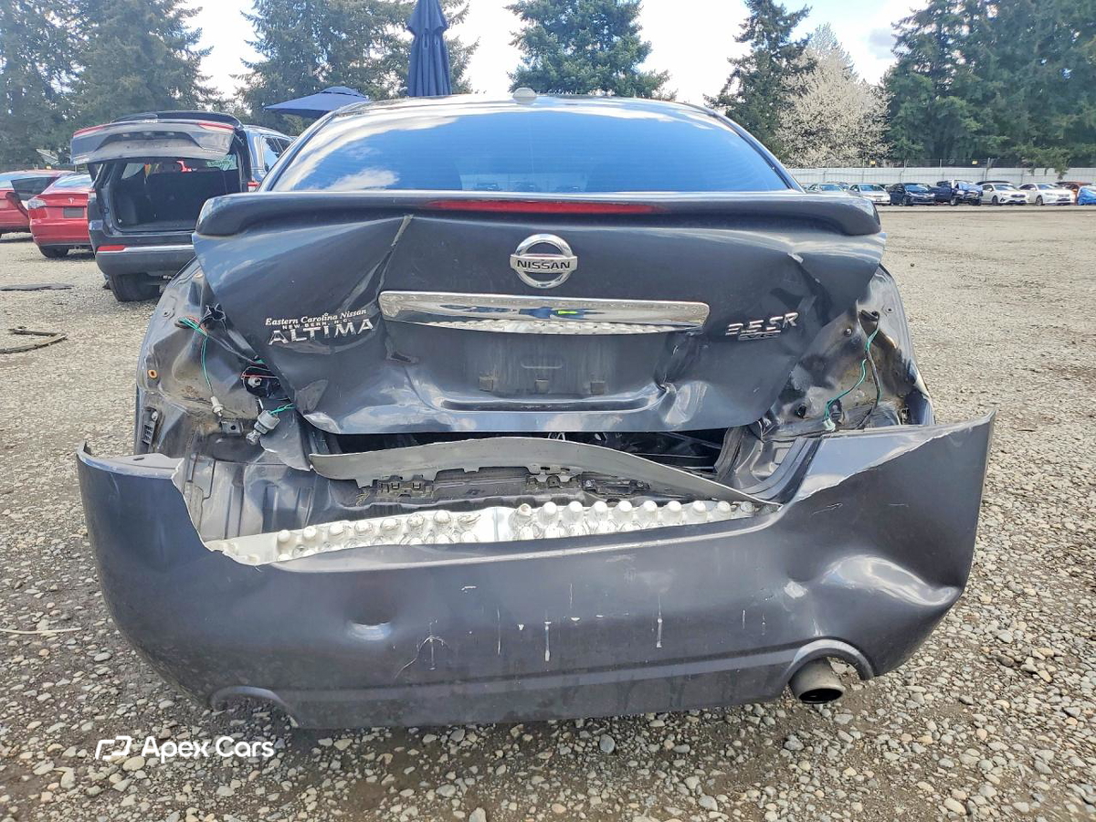 Nissan Altima 2011
