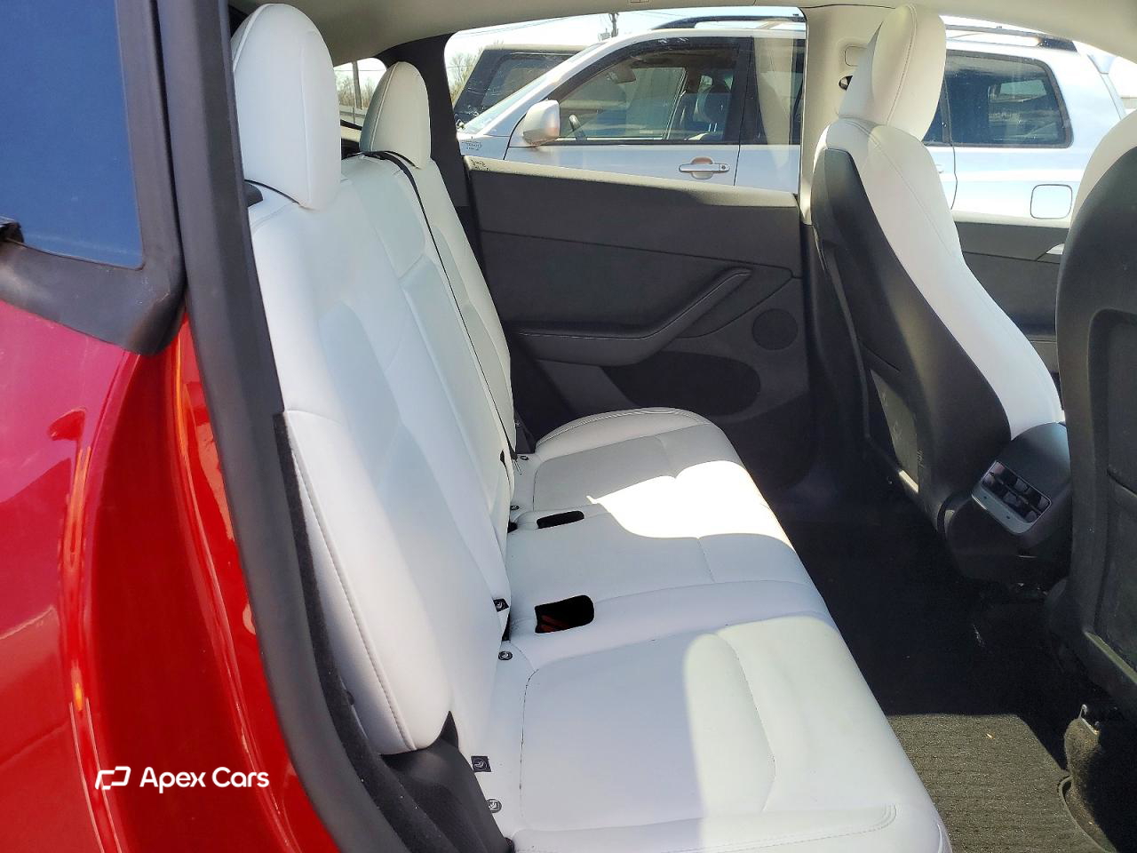 Tesla Model Y 2025