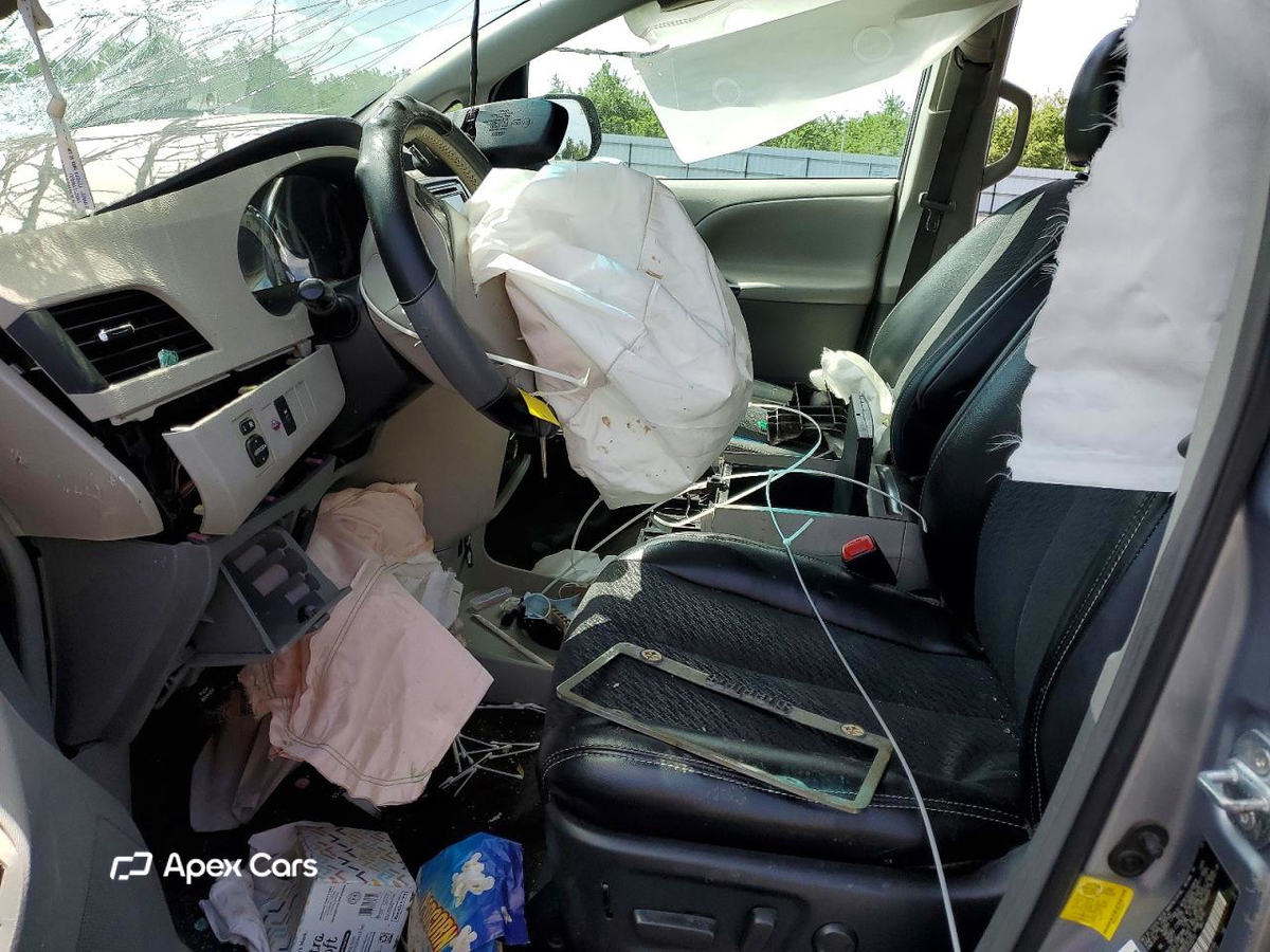 Toyota Sienna 2012