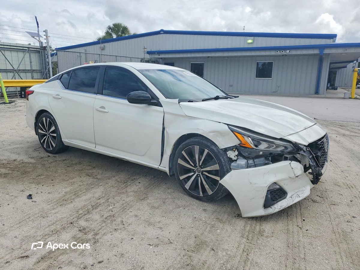 Nissan Altima 2020
