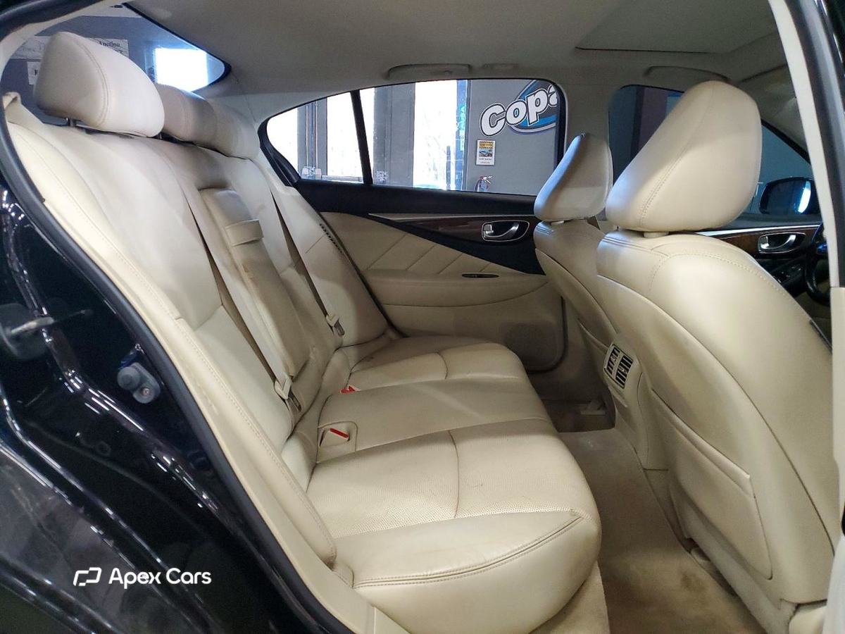 Infiniti Q50 2014