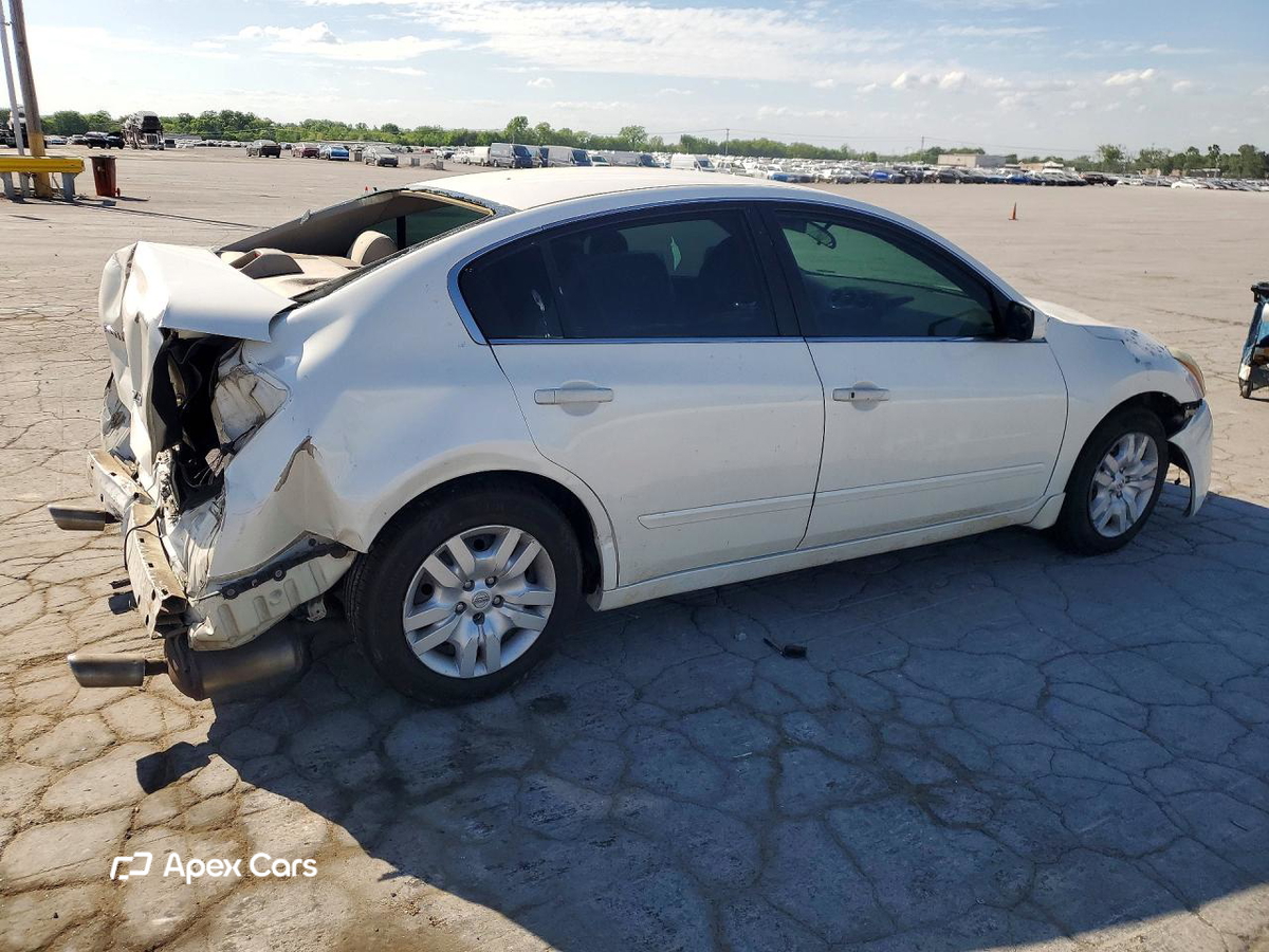 Nissan Altima 2011