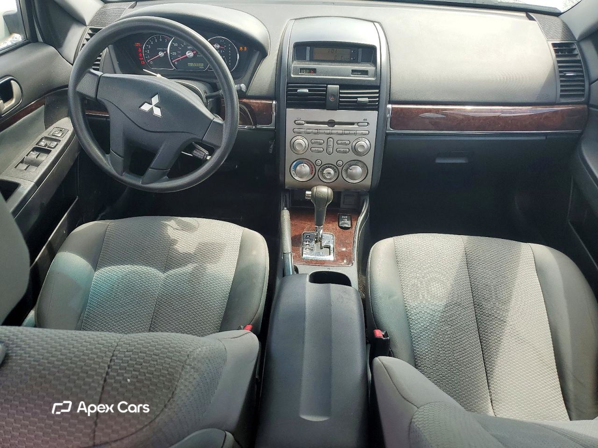 Mitsubishi Galant 2010