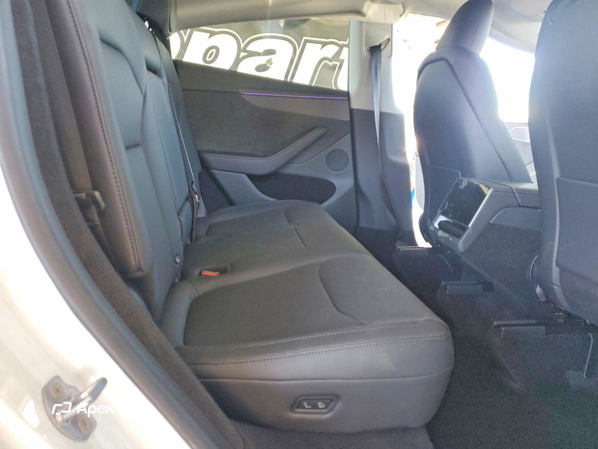 Tesla Model Y 2026
