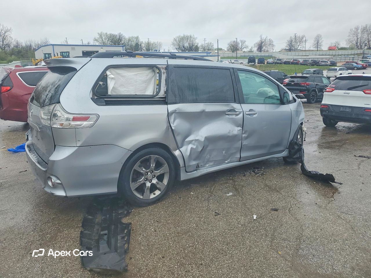 Toyota Sienna 2011