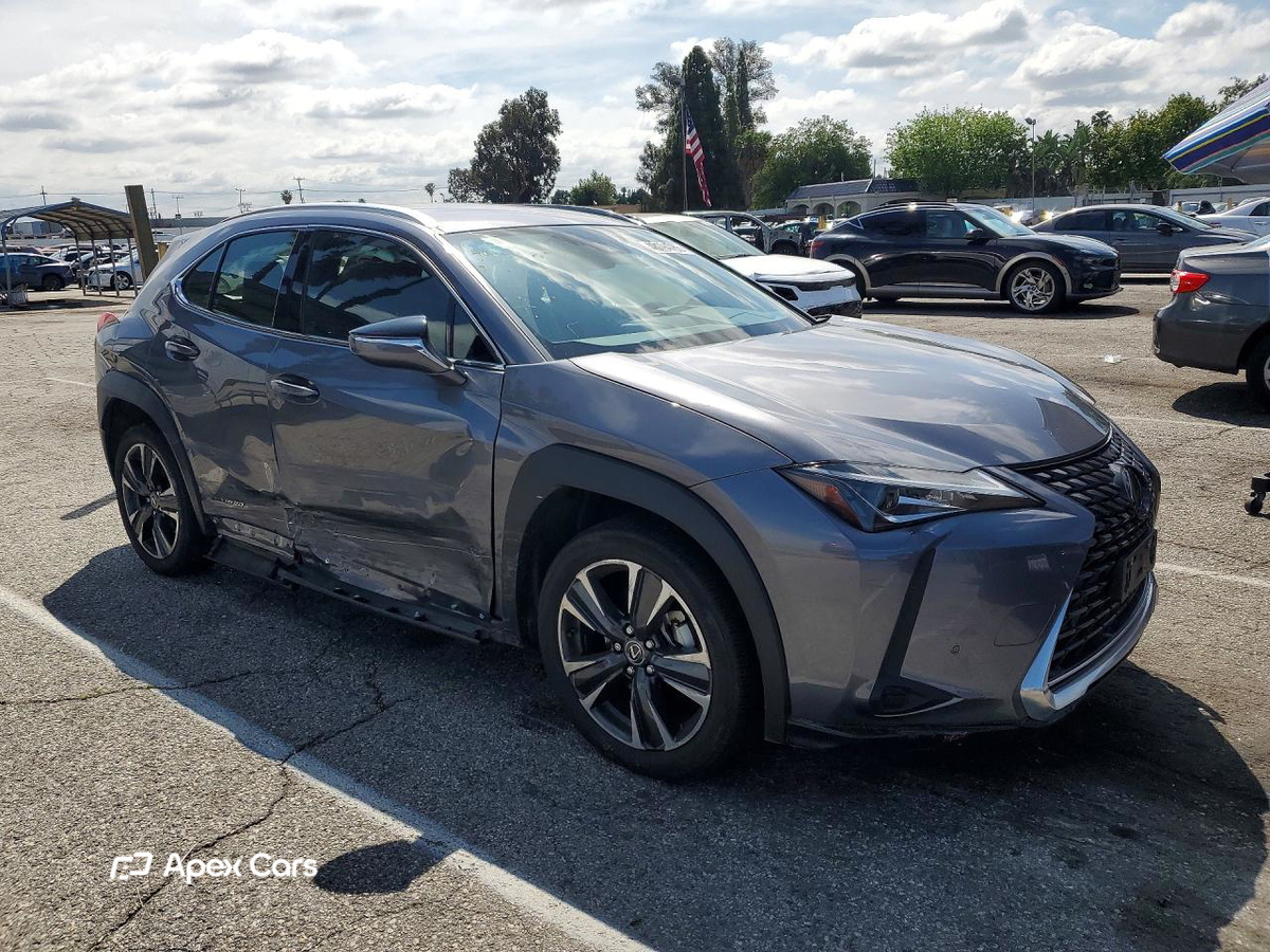 Lexus UX 2021