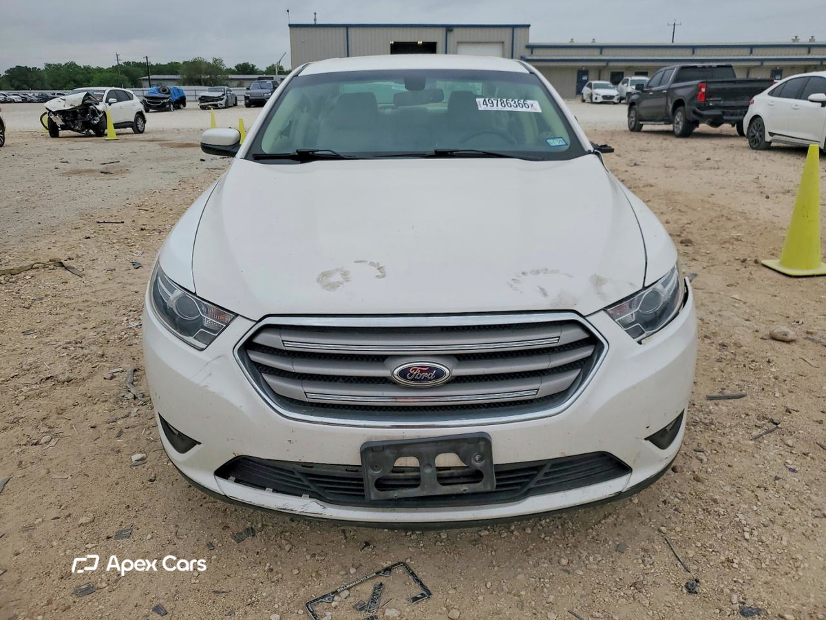 Ford Taurus 2015