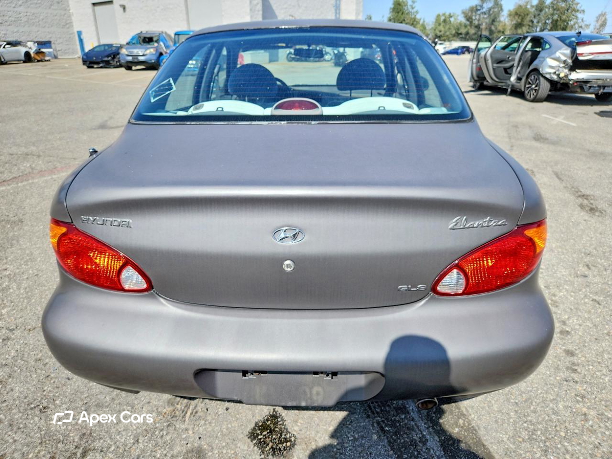 Hyundai Elantra 2000