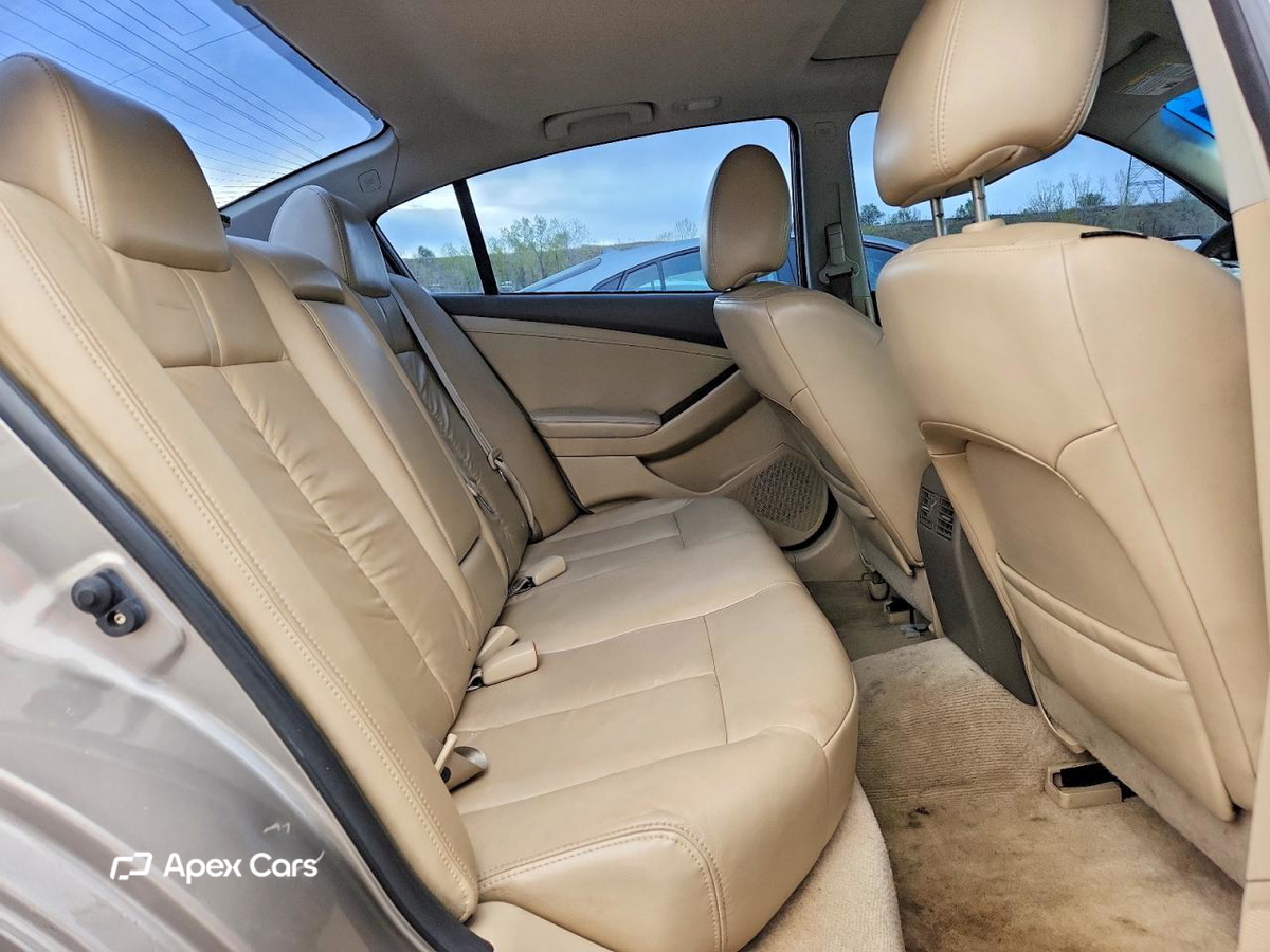 Nissan Altima 2011