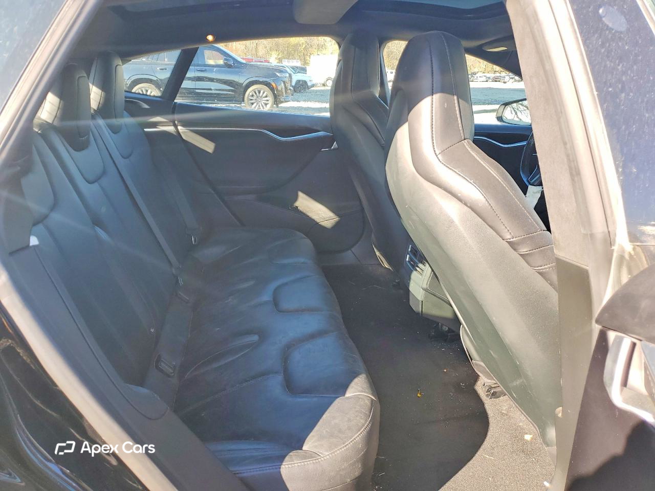 Tesla Model S 2016