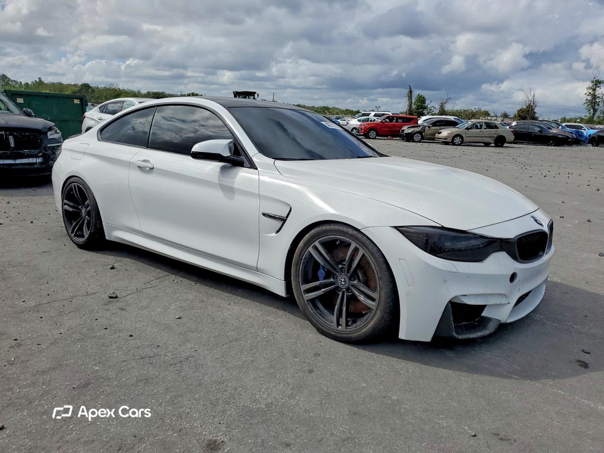 BMW M4 2015