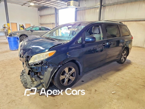 Toyota Sienna 2011 - Image 1 of 14