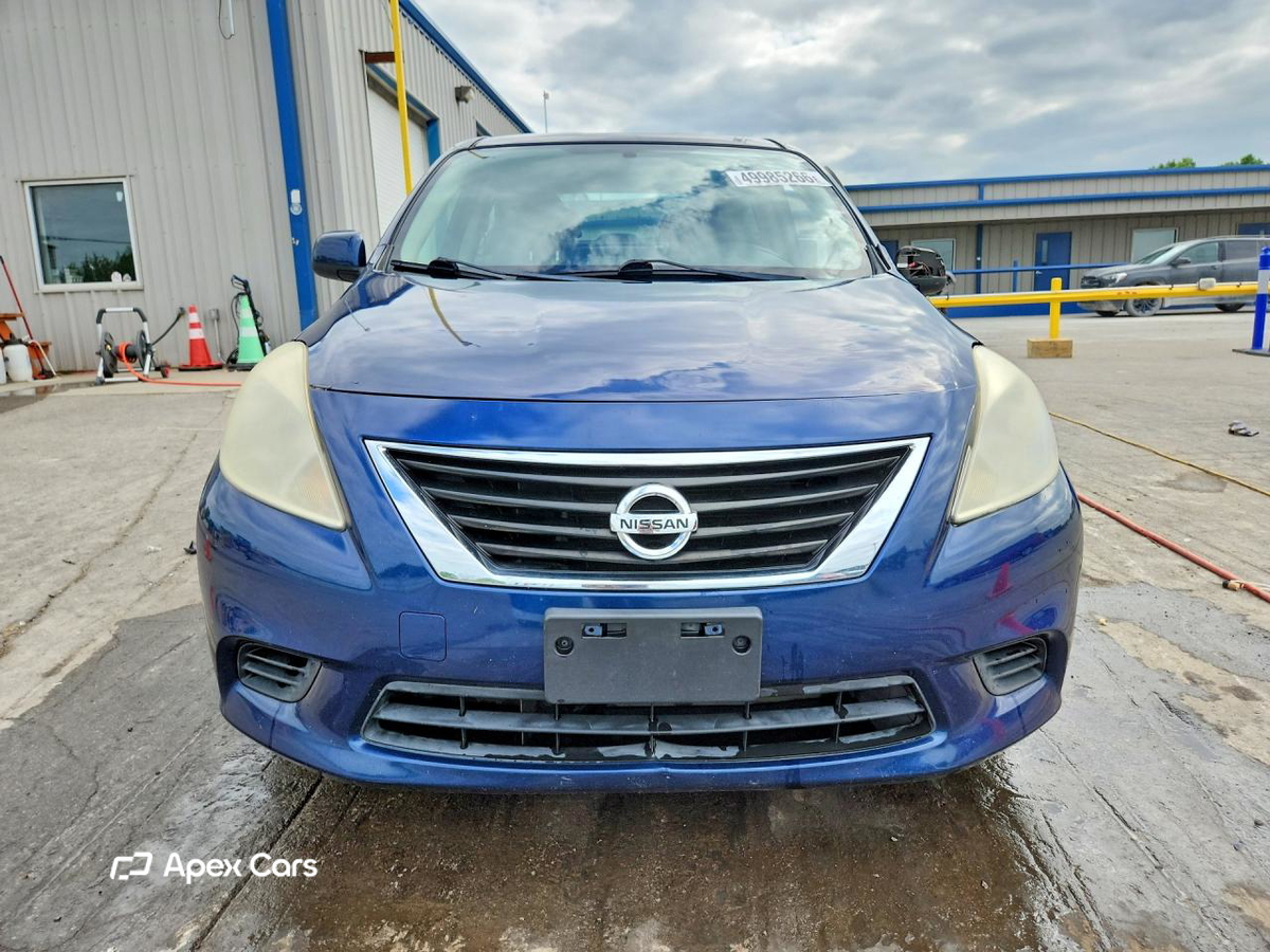 Nissan Versa 2012
