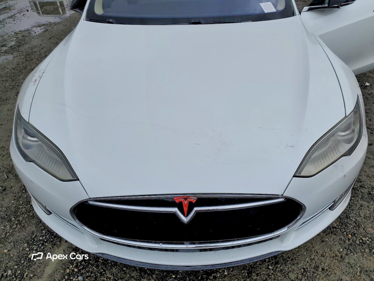 Tesla Model S 2015