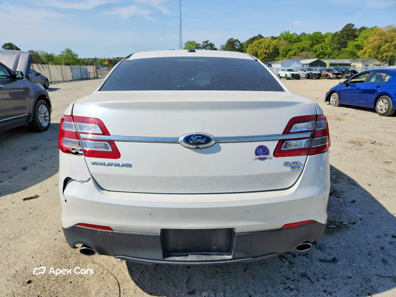Ford Taurus 2016