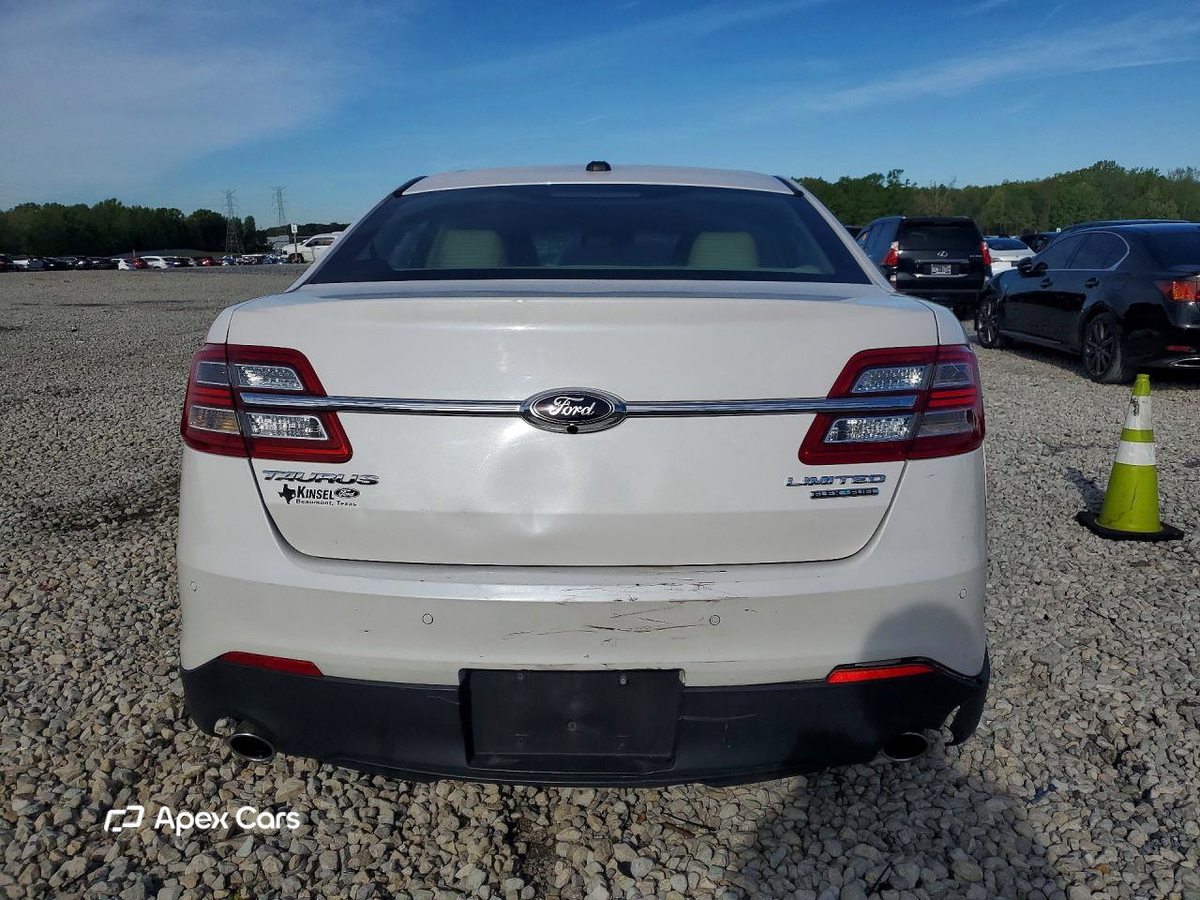 Ford Taurus 2015