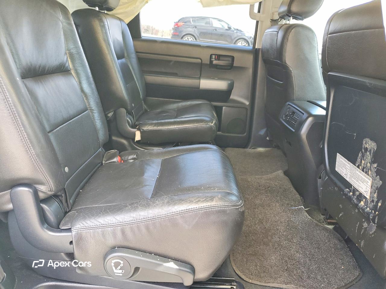 Toyota Sequoia 2010