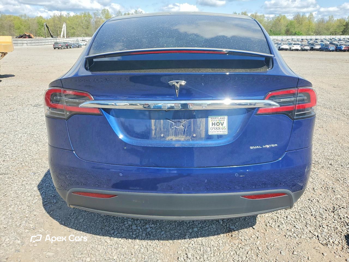 Tesla Model X 2020