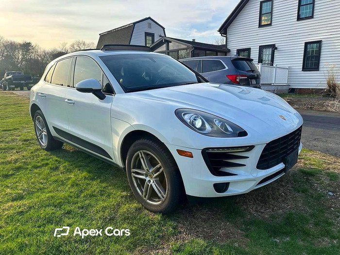 2016 Porsche Macan - Image 1 of 5