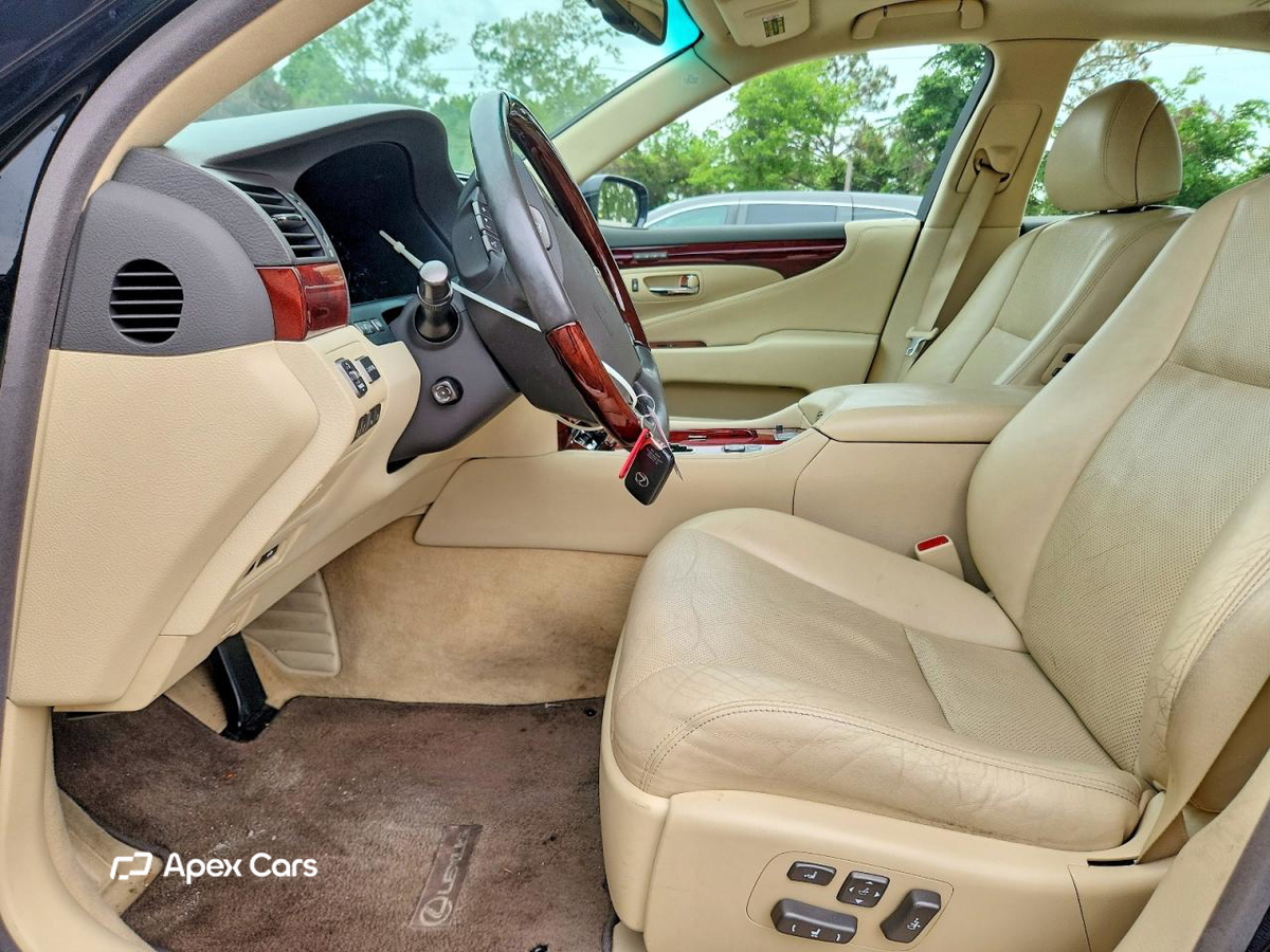 Lexus LS 2012