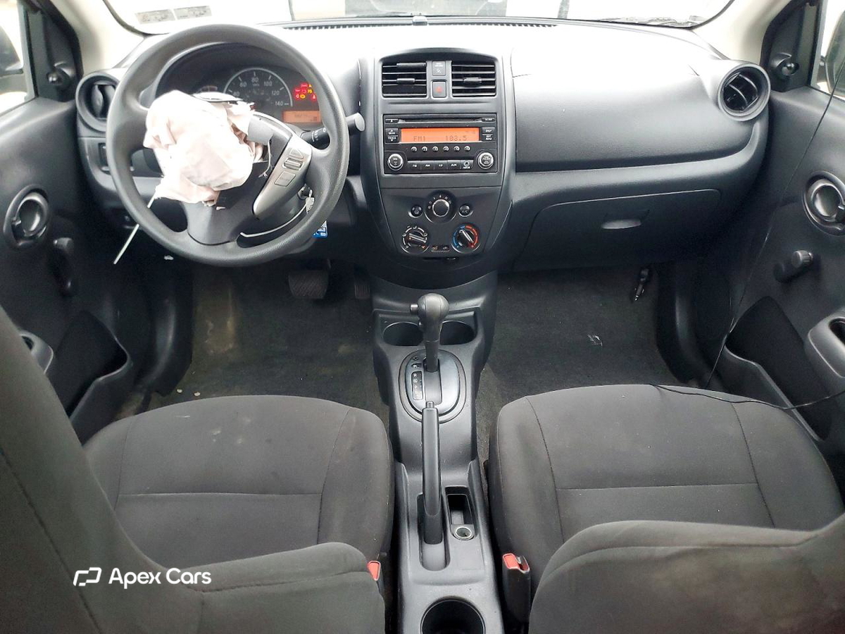 Nissan Versa 2015