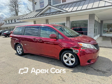 Toyota Sienna 2012 - Image 1 of 11