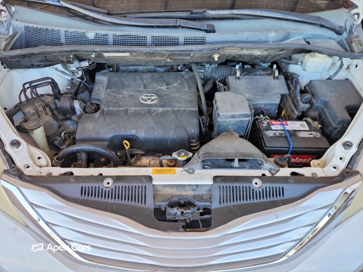 Toyota Sienna 2011