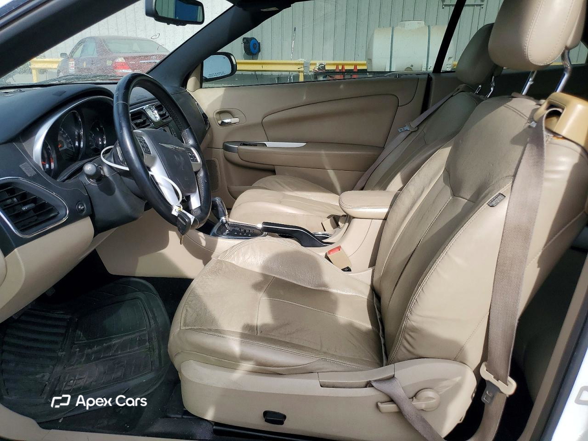 Chrysler 200 2012