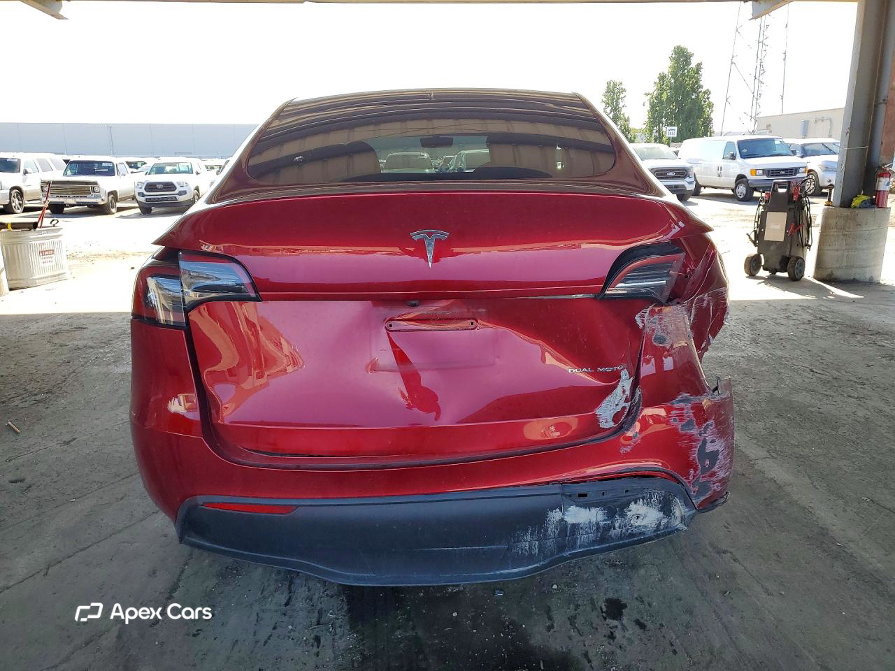 Tesla Model Y 2024