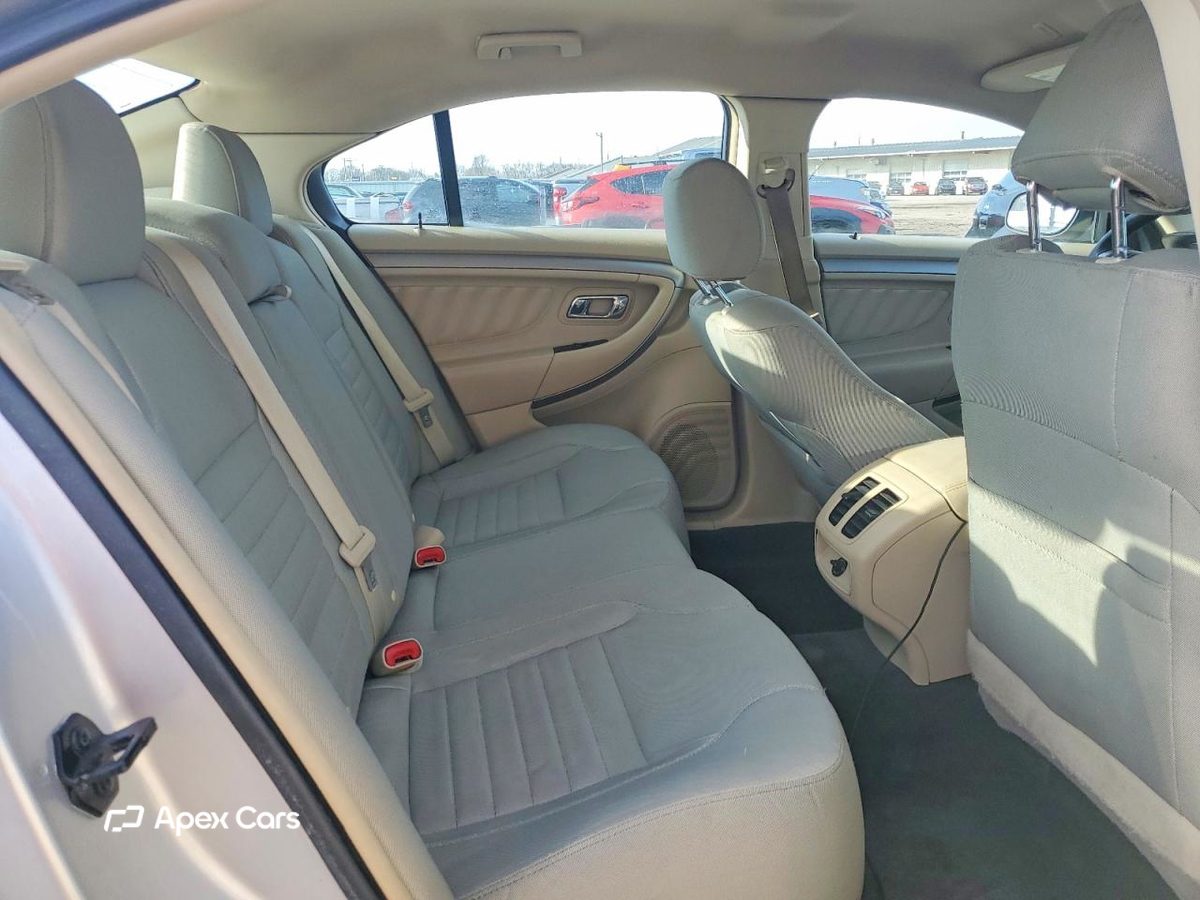Ford Taurus 2015