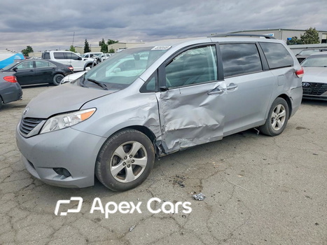 Toyota Sienna 2014 - Image 1 of 14