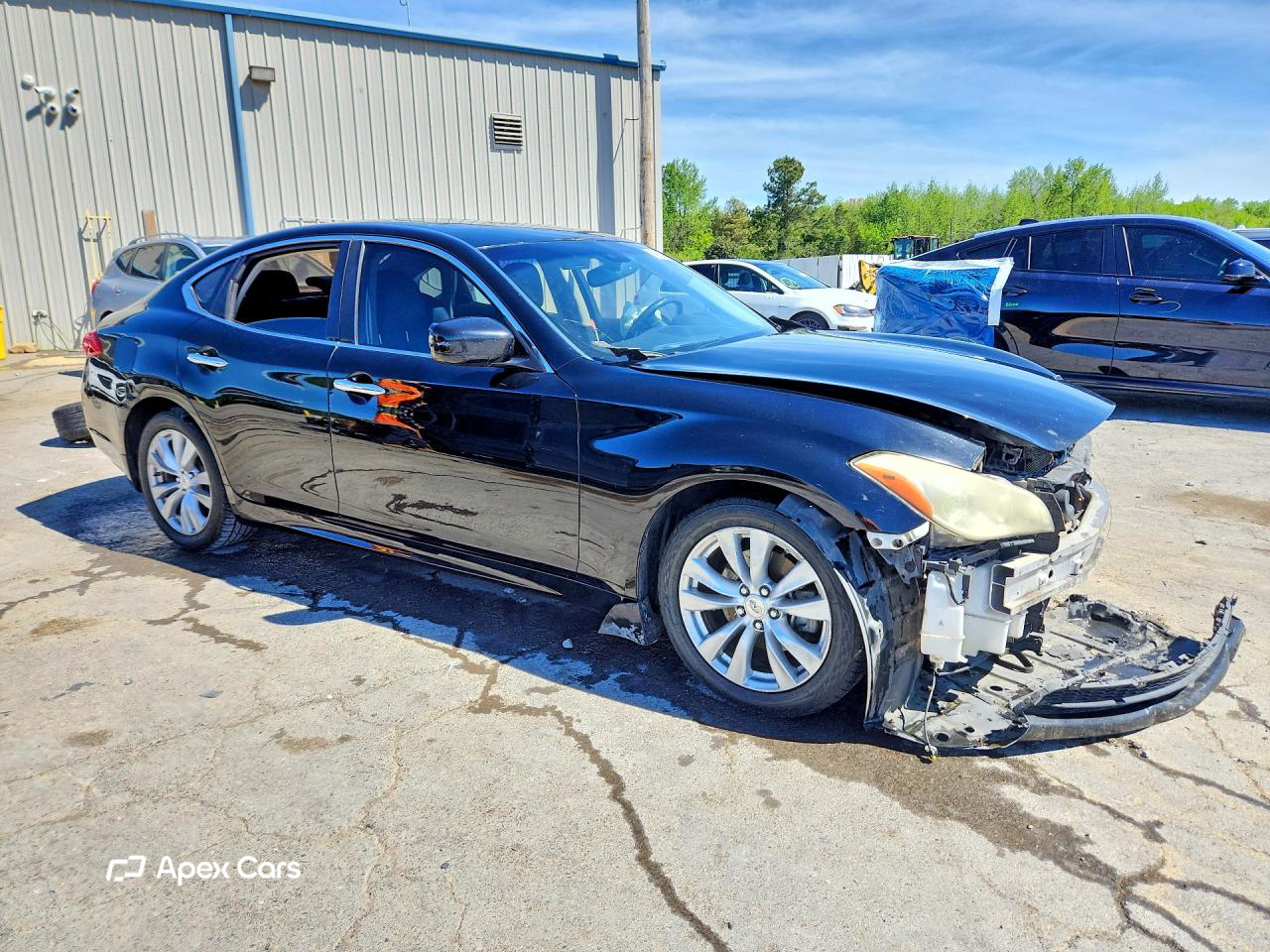 Infiniti M 2011