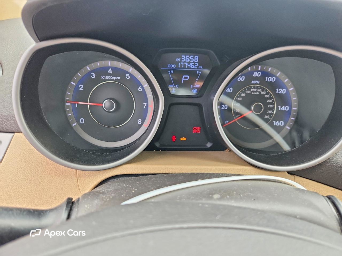 Hyundai Elantra 2012