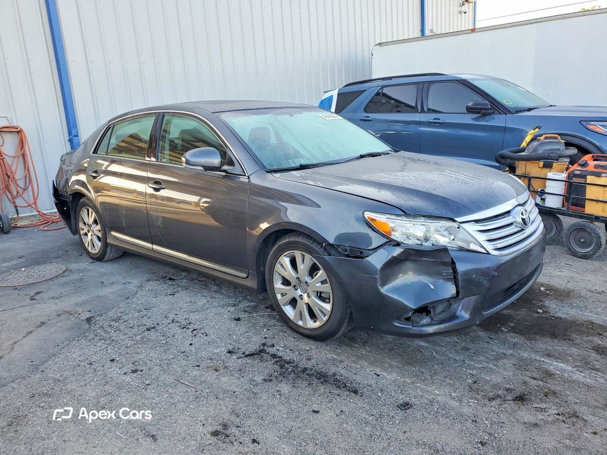 Toyota Avalon 2011