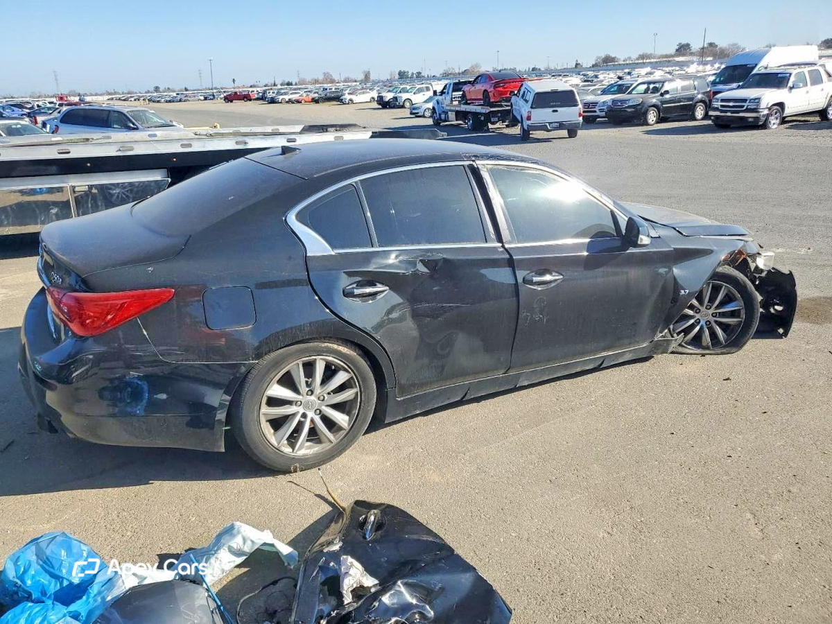 Infiniti Q50 2015