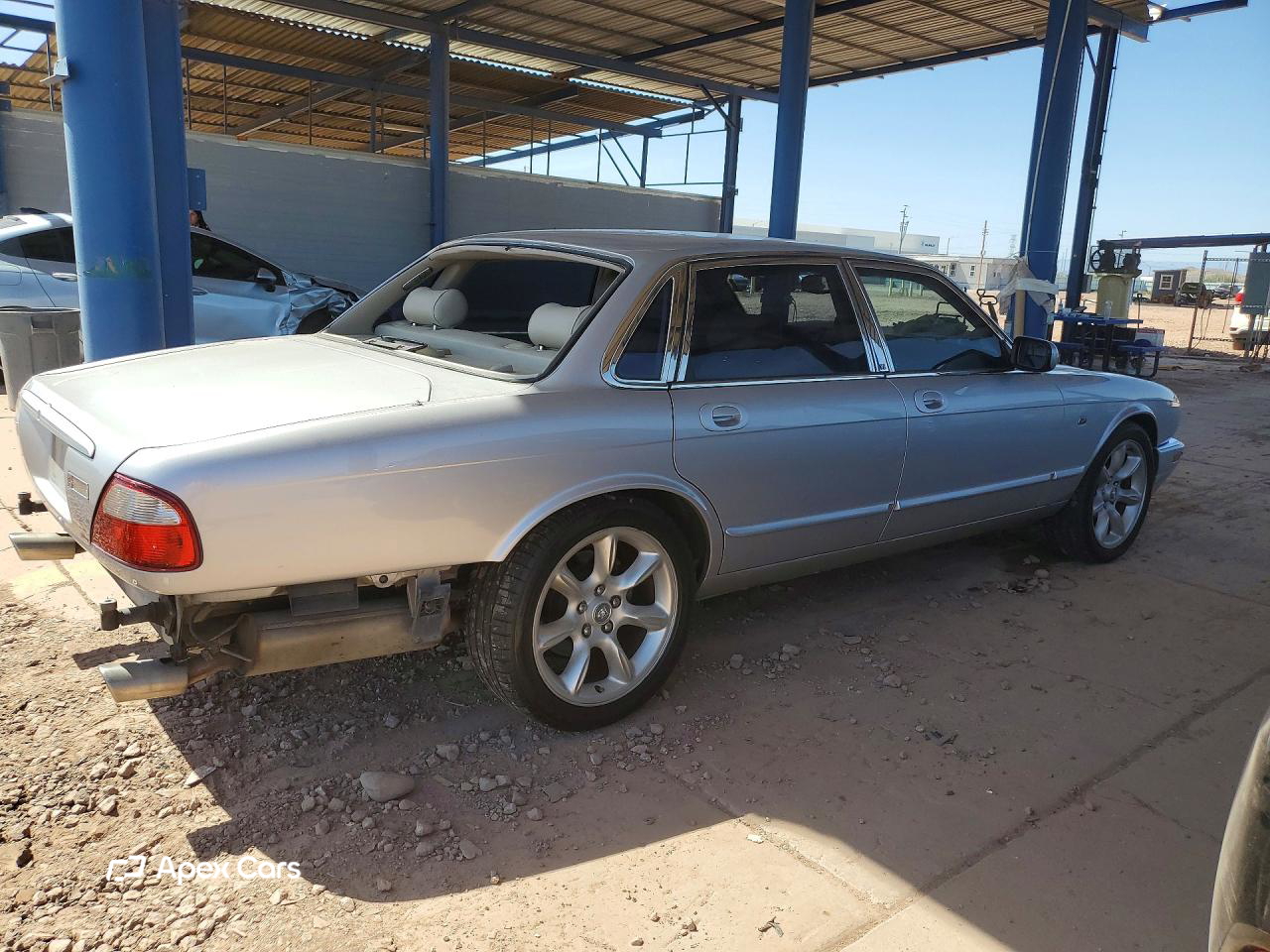 Jaguar XJR 2001