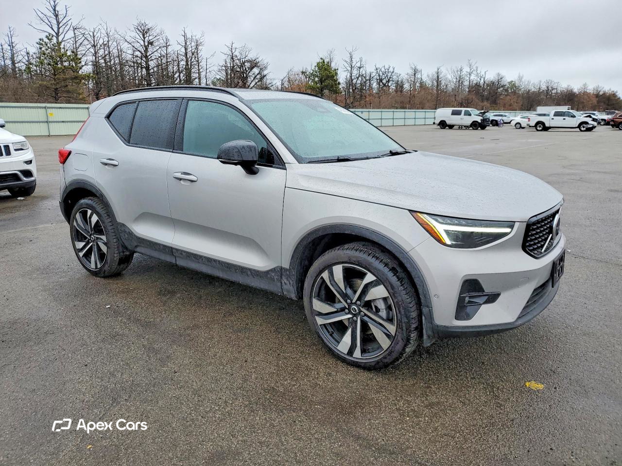 Volvo XC40 2025